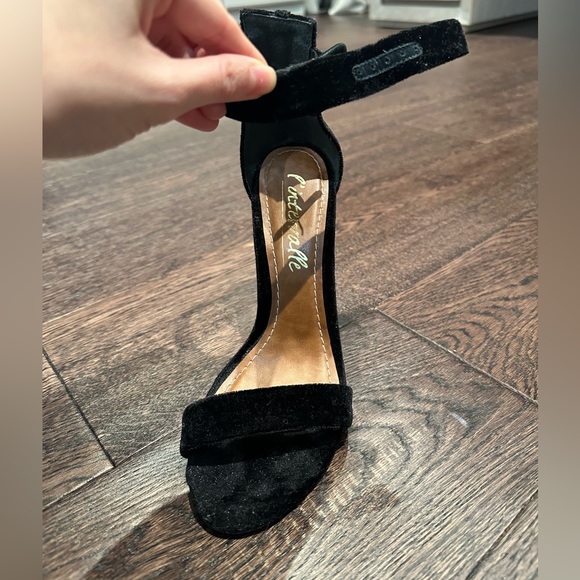 L’intervalle black velvet ankle strap heels - Picture 2 of 3